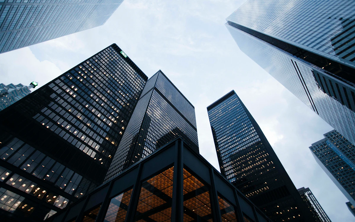México vuelve al top 10 de IED pero el nearshoring frena